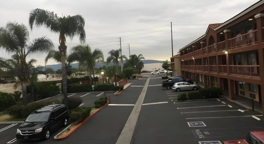 Grand Park Inn Baldwin Park Eksteriør billede