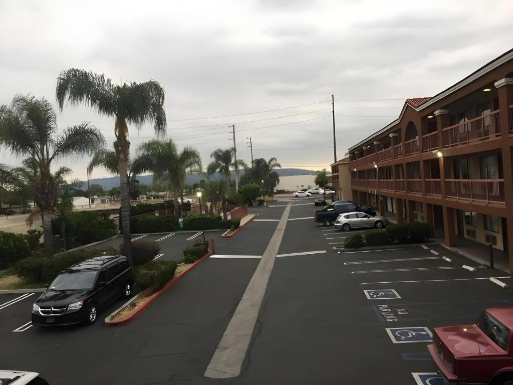 Grand Park Inn Baldwin Park Eksteriør billede