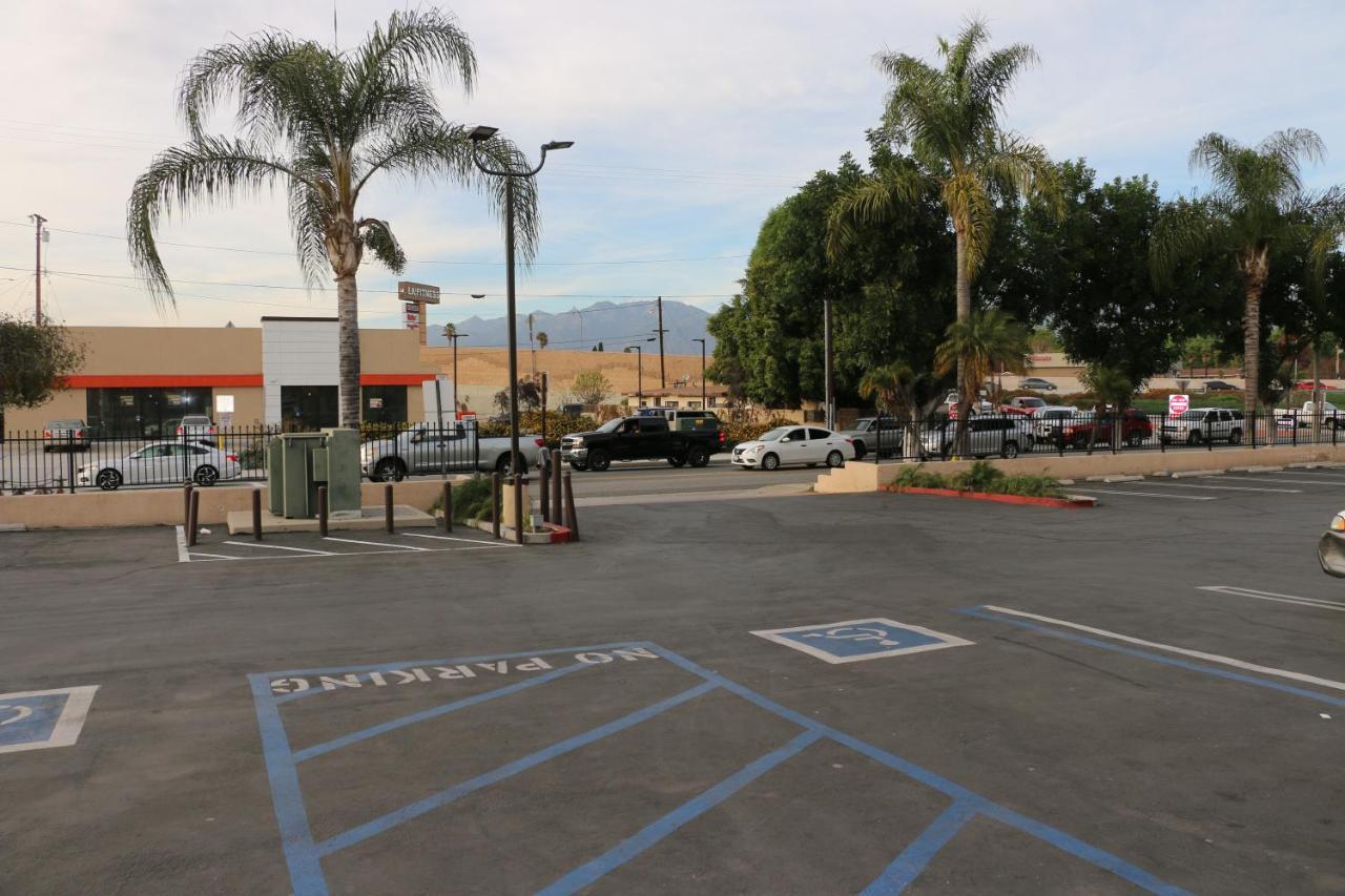 Grand Park Inn Baldwin Park Eksteriør billede