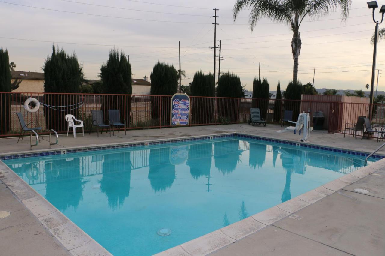 Grand Park Inn Baldwin Park Eksteriør billede